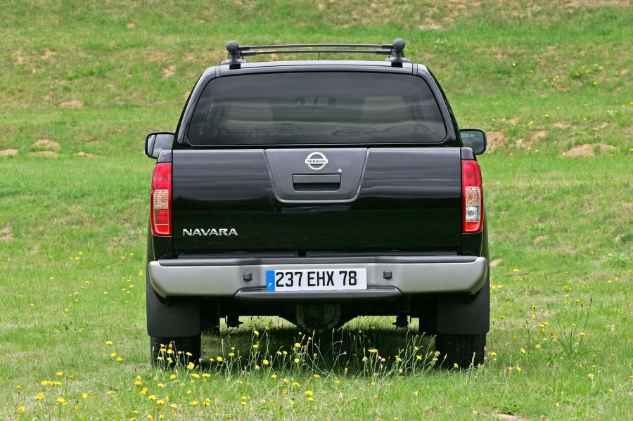  Nissan Navara 2007 года  (фото 20 из 23)